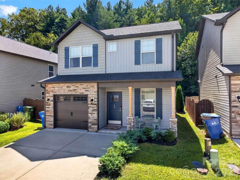 15 Greenly Lane, Fletcher, NC 28732.  MLS# CAR4420820, YatesRealty ID 52019. 