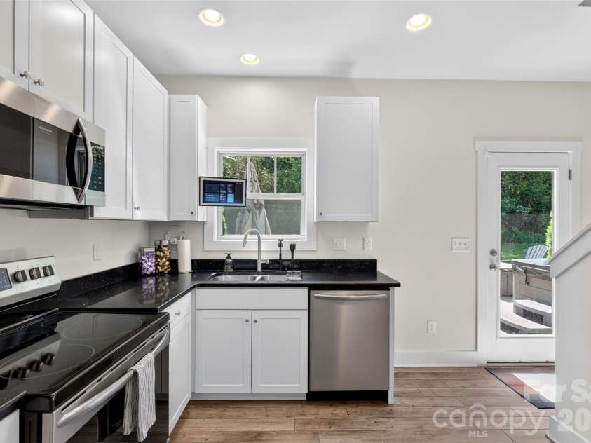 15 Greenly Lane, Fletcher, NC 28732.  MLS# CAR4420820, YatesRealty ID 52019. 