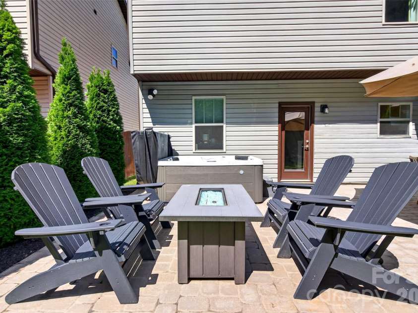 15 Greenly Lane, Fletcher, NC 28732.  MLS# CAR4420820, YatesRealty ID 52019. 