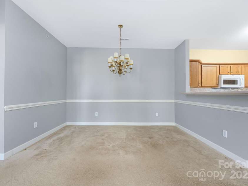 16312 Redstone Mountain Lane, Charlotte, NC 28277.  MLS# CAR4237110, YatesRealty ID 5202. Dining area