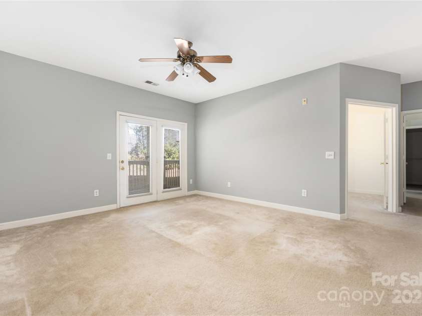 16312 Redstone Mountain Lane, Charlotte, NC 28277.  MLS# CAR4237110, YatesRealty ID 5202. Living room view from foyer