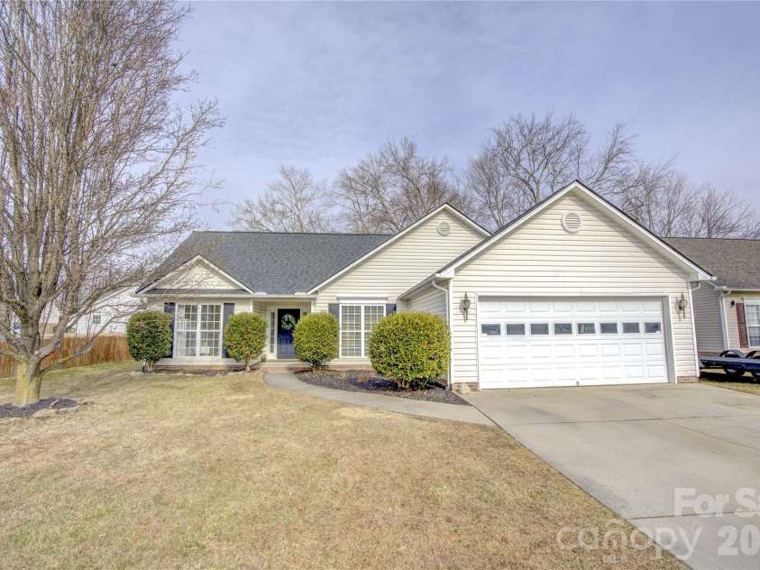 365 Running Briar Road, Fletcher, NC 28732.  MLS# CAR4342535, YatesRealty ID 5202. 