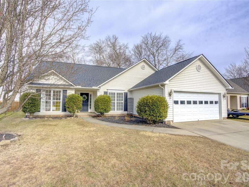 365 Running Briar Road, Fletcher, NC 28732.  MLS# CAR4342535, YatesRealty ID 5202. 