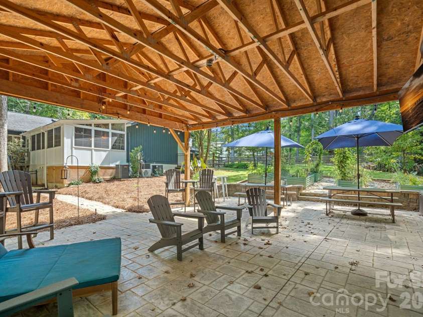 3100 Indian Rock Road, Charlotte, NC 28270.  MLS# CAR4425804, YatesRealty ID 52020. 