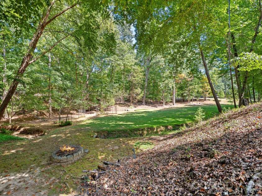 3100 Indian Rock Road, Charlotte, NC 28270.  MLS# CAR4425804, YatesRealty ID 52020. 