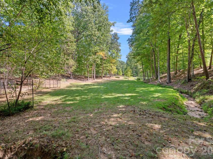 3100 Indian Rock Road, Charlotte, NC 28270.  MLS# CAR4425804, YatesRealty ID 52020. 