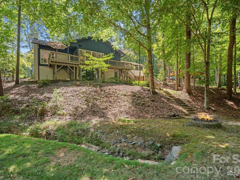 3100 Indian Rock Road, Charlotte, NC 28270.  MLS# CAR4425804, YatesRealty ID 52020. 