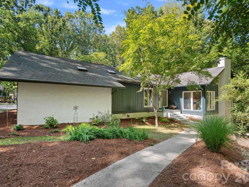 3100 Indian Rock Road, Charlotte, NC 28270.  MLS# CAR4425804, YatesRealty ID 52020. 