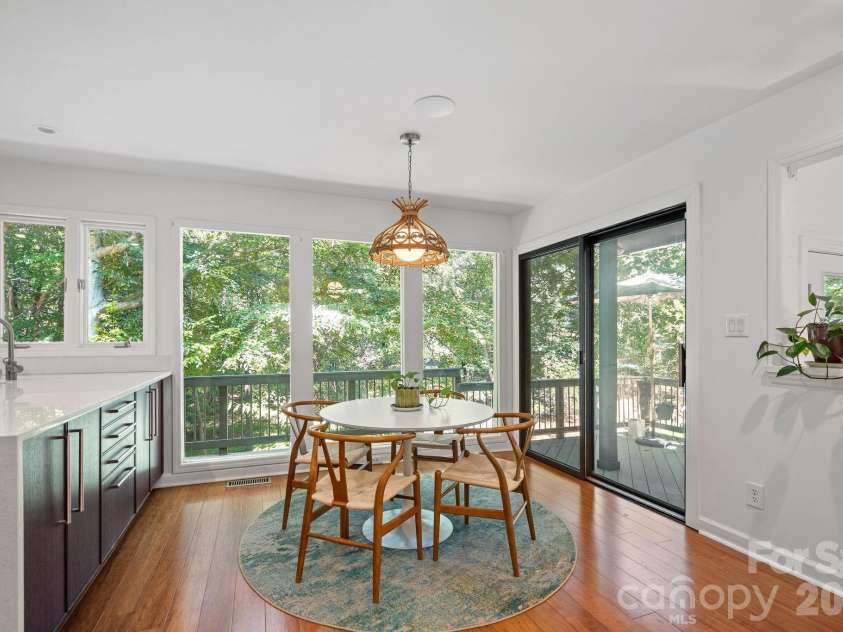 3100 Indian Rock Road, Charlotte, NC 28270.  MLS# CAR4425804, YatesRealty ID 52020. Breakfast Nook