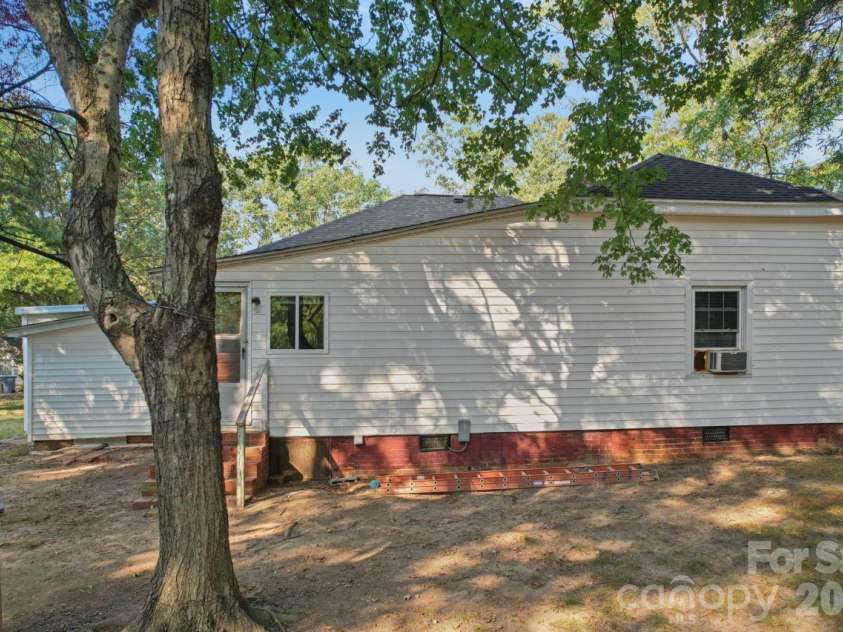 614 Hasty Street, Peachland, NC 28133.  MLS# CAR4425629, YatesRealty ID 52021. 