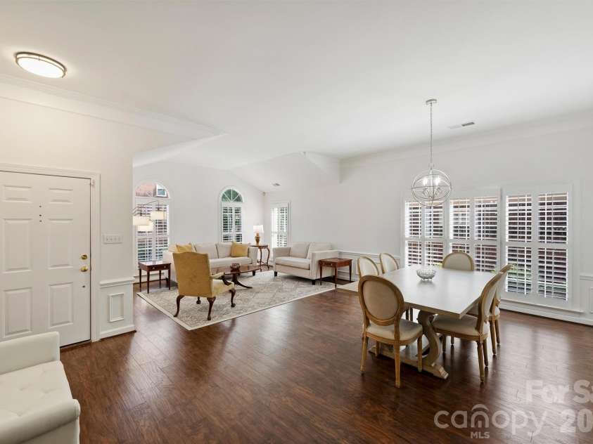 7035 Walton Heath Lane, Charlotte, NC 28277.  MLS# CAR4425336, YatesRealty ID 52022. 