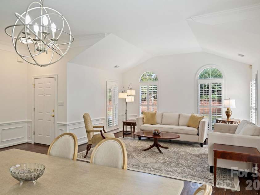 7035 Walton Heath Lane, Charlotte, NC 28277.  MLS# CAR4425336, YatesRealty ID 52022. 