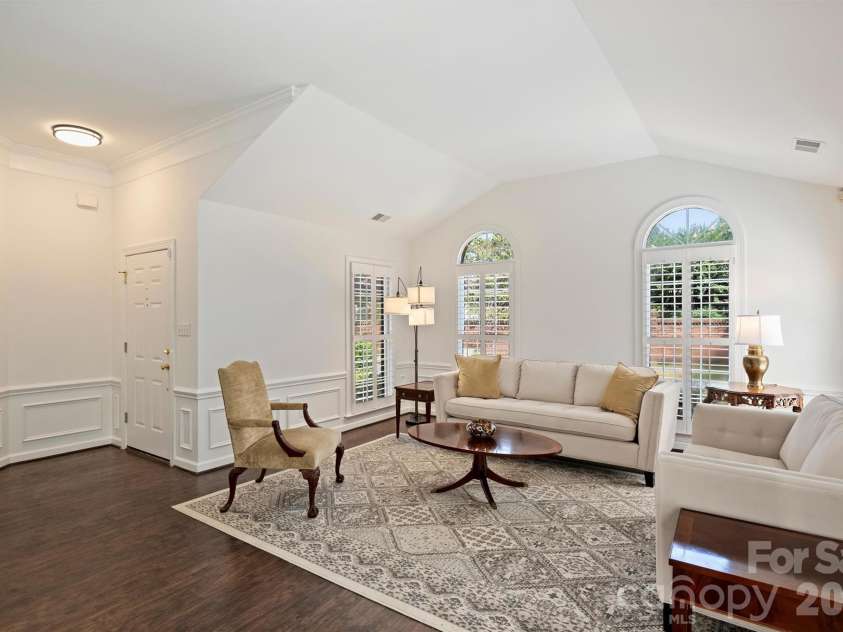 7035 Walton Heath Lane, Charlotte, NC 28277.  MLS# CAR4425336, YatesRealty ID 52022. 