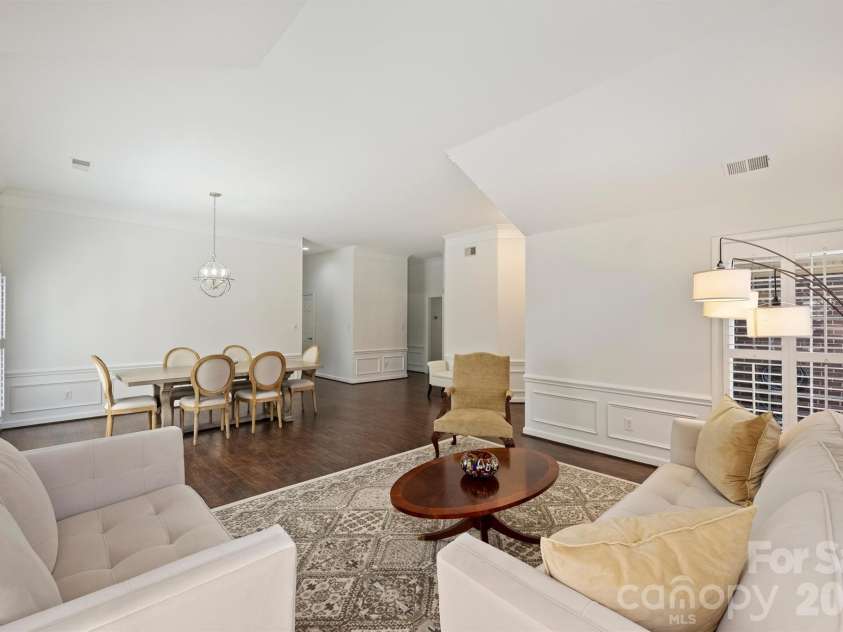 7035 Walton Heath Lane, Charlotte, NC 28277.  MLS# CAR4425336, YatesRealty ID 52022. 