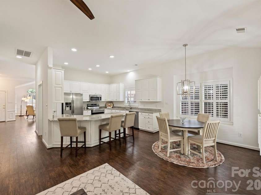 7035 Walton Heath Lane, Charlotte, NC 28277.  MLS# CAR4425336, YatesRealty ID 52022. 