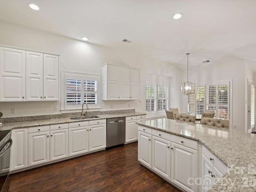 7035 Walton Heath Lane, Charlotte, NC 28277.  MLS# CAR4425336, YatesRealty ID 52022. 