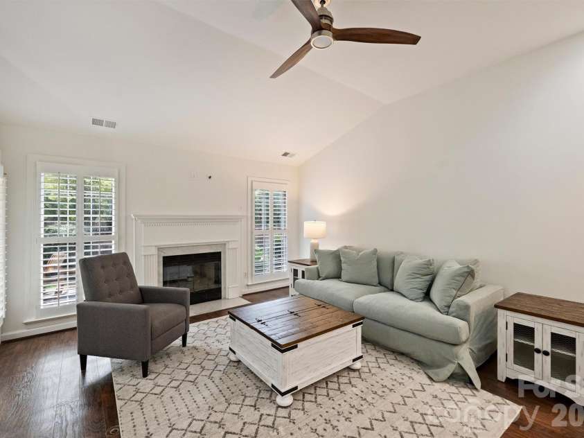 7035 Walton Heath Lane, Charlotte, NC 28277.  MLS# CAR4425336, YatesRealty ID 52022. 