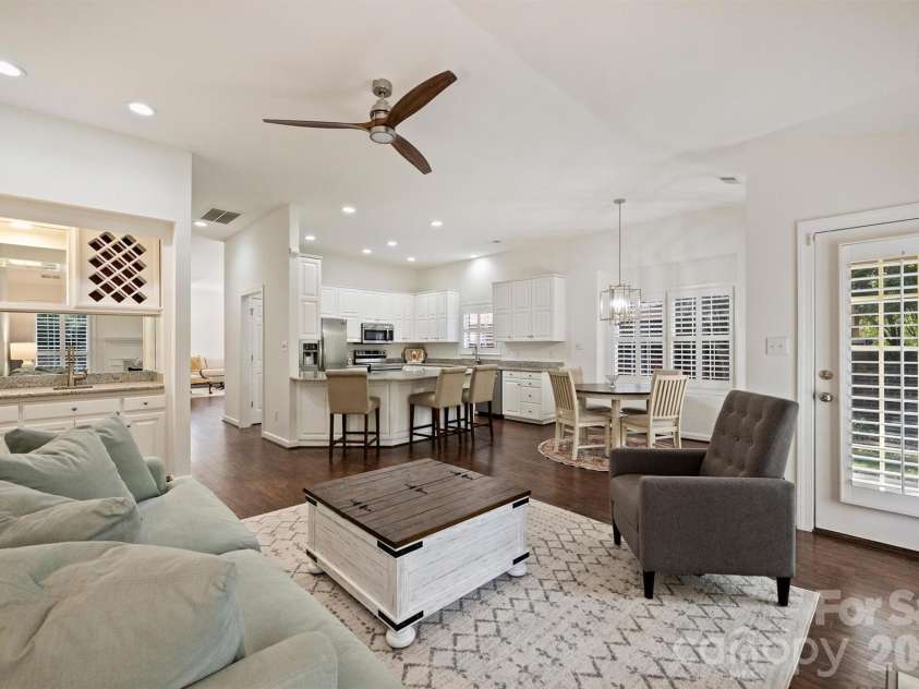 7035 Walton Heath Lane, Charlotte, NC 28277.  MLS# CAR4425336, YatesRealty ID 52022. 