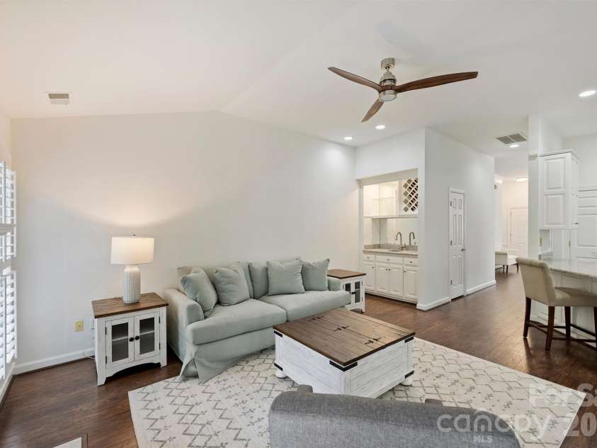 7035 Walton Heath Lane, Charlotte, NC 28277.  MLS# CAR4425336, YatesRealty ID 52022. 