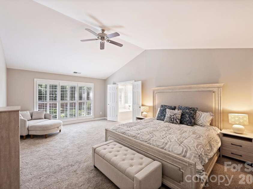 7035 Walton Heath Lane, Charlotte, NC 28277.  MLS# CAR4425336, YatesRealty ID 52022. 