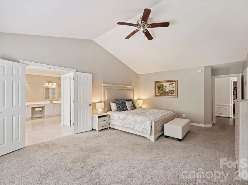 7035 Walton Heath Lane, Charlotte, NC 28277.  MLS# CAR4425336, YatesRealty ID 52022. 