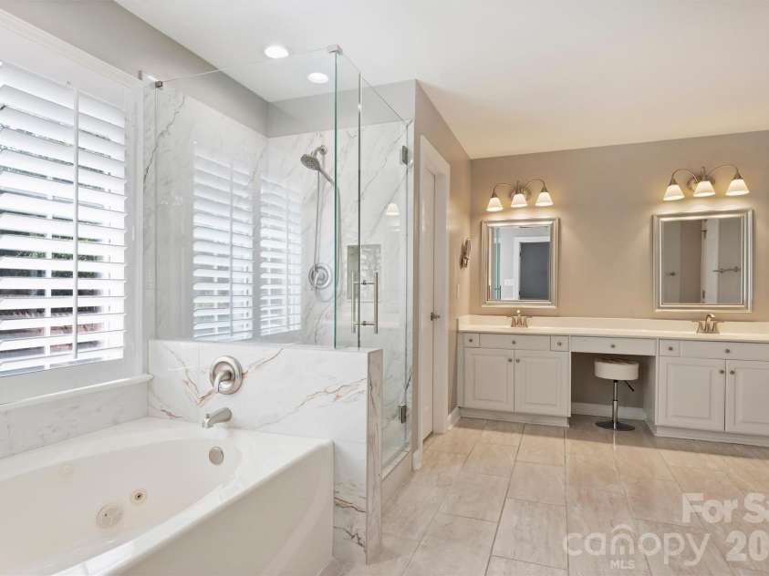 7035 Walton Heath Lane, Charlotte, NC 28277.  MLS# CAR4425336, YatesRealty ID 52022. 