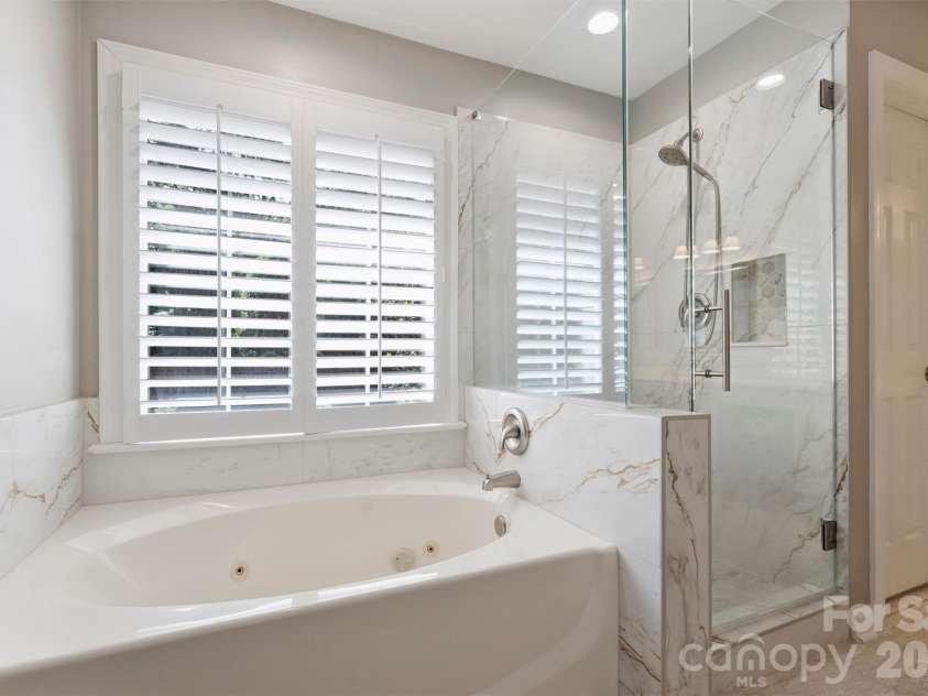 7035 Walton Heath Lane, Charlotte, NC 28277.  MLS# CAR4425336, YatesRealty ID 52022. 