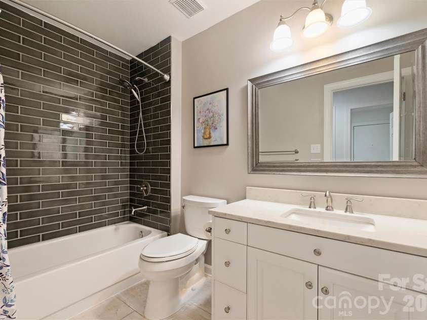 7035 Walton Heath Lane, Charlotte, NC 28277.  MLS# CAR4425336, YatesRealty ID 52022. 