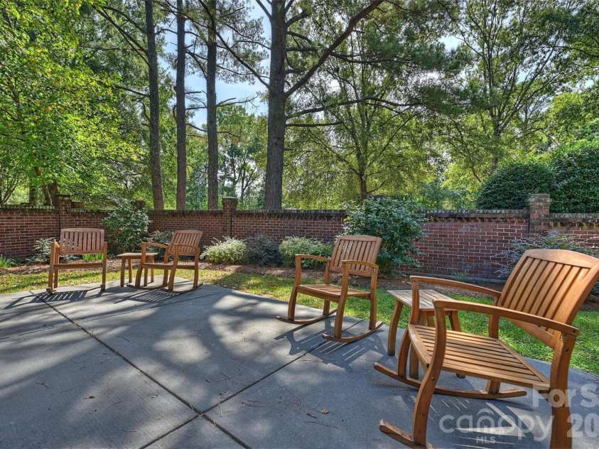 7035 Walton Heath Lane, Charlotte, NC 28277.  MLS# CAR4425336, YatesRealty ID 52022. 