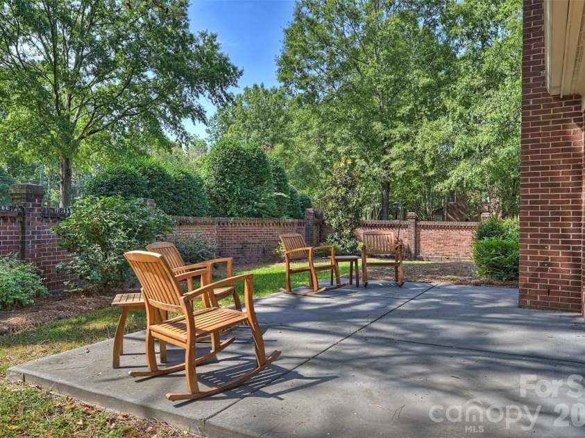 7035 Walton Heath Lane, Charlotte, NC 28277.  MLS# CAR4425336, YatesRealty ID 52022. 