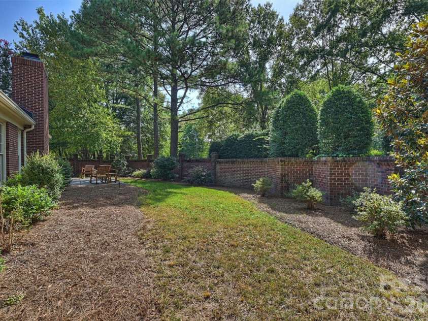 7035 Walton Heath Lane, Charlotte, NC 28277.  MLS# CAR4425336, YatesRealty ID 52022. 