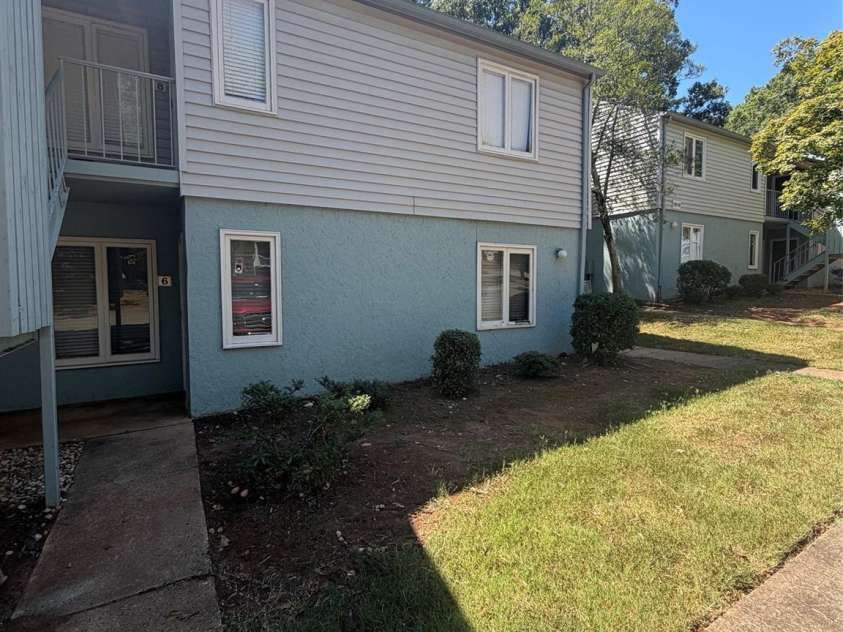 1914 Meadowlark Lane, Charlotte, NC 28210.  MLS# CAR4425657, YatesRealty ID 52024. 