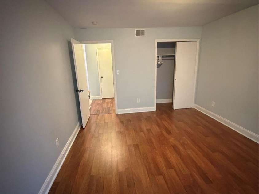 1914 Meadowlark Lane, Charlotte, NC 28210.  MLS# CAR4425657, YatesRealty ID 52024. 