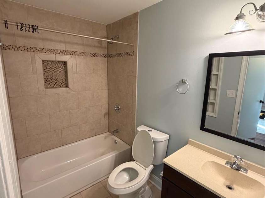 1914 Meadowlark Lane, Charlotte, NC 28210.  MLS# CAR4425657, YatesRealty ID 52024. 