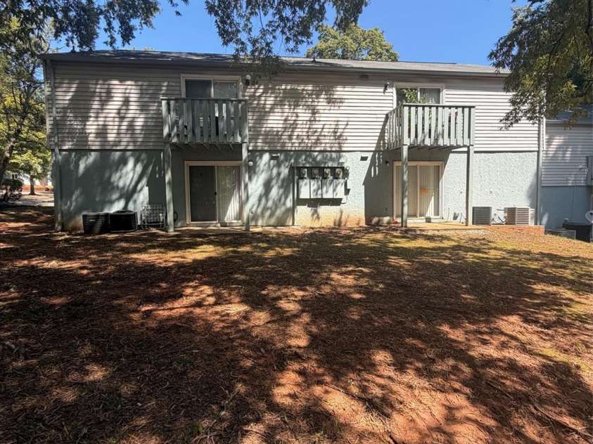1914 Meadowlark Lane, Charlotte, NC 28210.  MLS# CAR4425657, YatesRealty ID 52024. 
