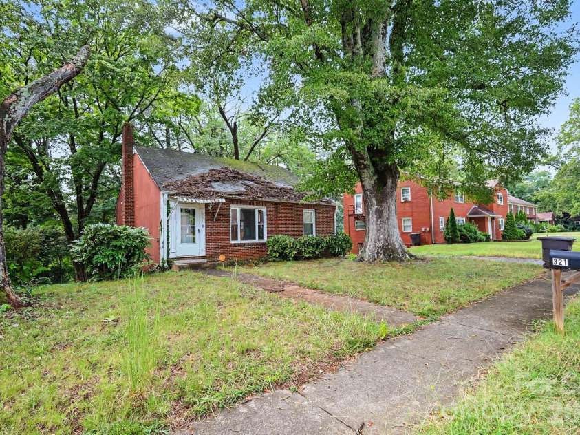 321 Bost Street, Statesville, NC 28677.  MLS# CAR4425999, YatesRealty ID 52025. 