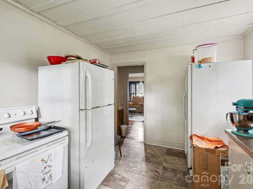 321 Bost Street, Statesville, NC 28677.  MLS# CAR4425999, YatesRealty ID 52025. 