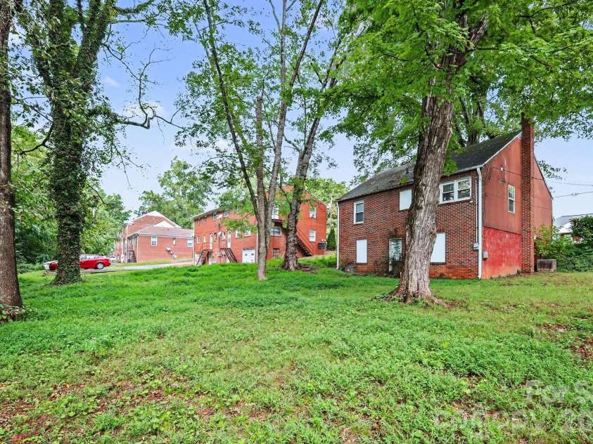 321 Bost Street, Statesville, NC 28677.  MLS# CAR4425999, YatesRealty ID 52025. 