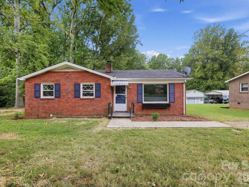 1912 Carpenter Street, Shelby, NC 28150.  MLS# CAR4425445, YatesRealty ID 52027. 