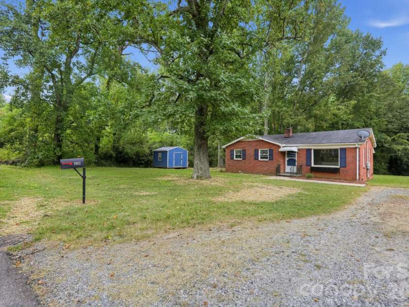 1912 Carpenter Street, Shelby, NC 28150.  MLS# CAR4425445, YatesRealty ID 52027. 