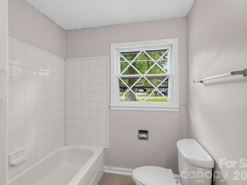 1912 Carpenter Street, Shelby, NC 28150.  MLS# CAR4425445, YatesRealty ID 52027. 
