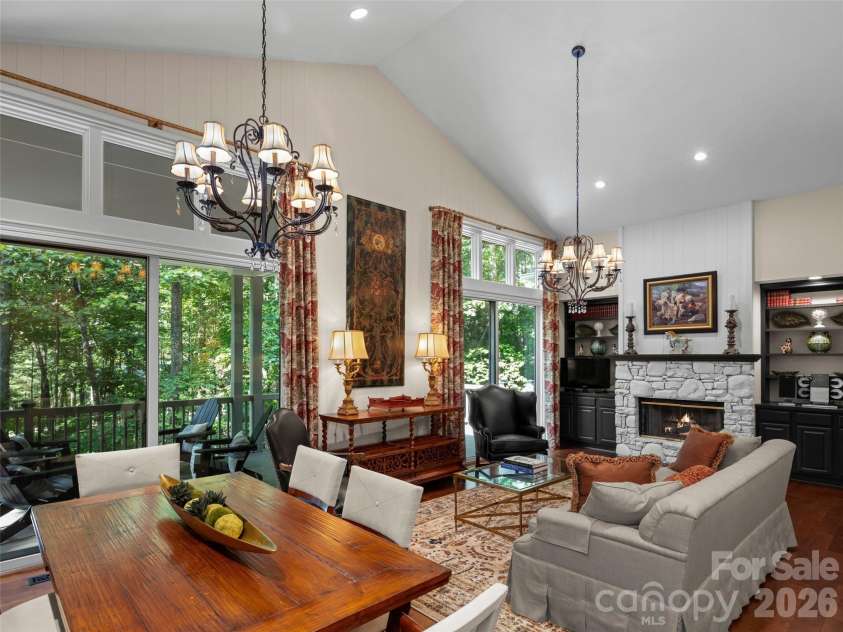 108 Little Cherokee Ridge, Hendersonville, NC 28739.  MLS# CAR4423107, YatesRealty ID 52028. 
