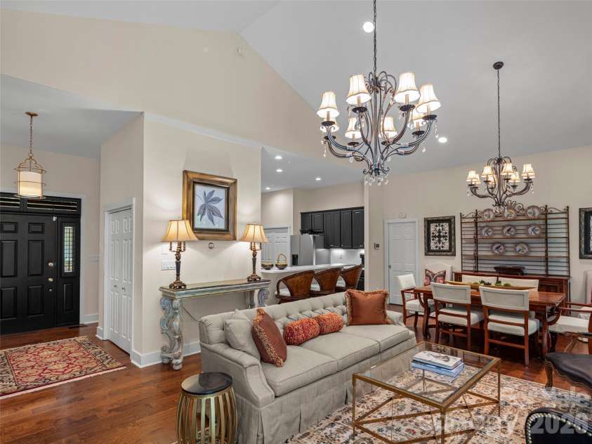 108 Little Cherokee Ridge, Hendersonville, NC 28739.  MLS# CAR4423107, YatesRealty ID 52028. 