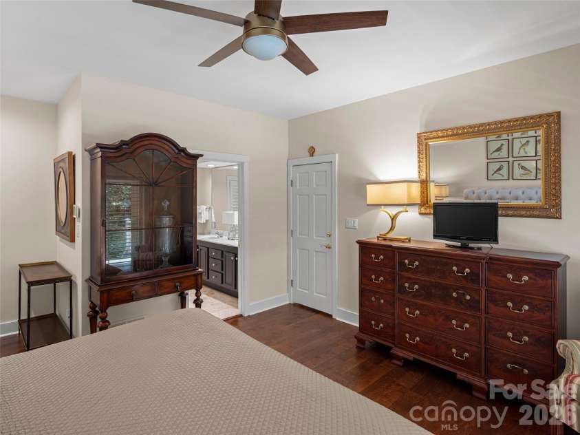 108 Little Cherokee Ridge, Hendersonville, NC 28739.  MLS# CAR4423107, YatesRealty ID 52028. 