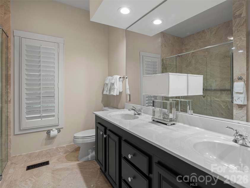 108 Little Cherokee Ridge, Hendersonville, NC 28739.  MLS# CAR4423107, YatesRealty ID 52028. 