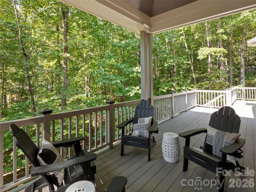 108 Little Cherokee Ridge, Hendersonville, NC 28739.  MLS# CAR4423107, YatesRealty ID 52028. 