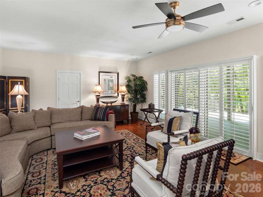 108 Little Cherokee Ridge, Hendersonville, NC 28739.  MLS# CAR4423107, YatesRealty ID 52028. 