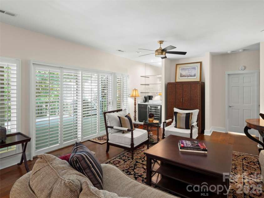 108 Little Cherokee Ridge, Hendersonville, NC 28739.  MLS# CAR4423107, YatesRealty ID 52028. 