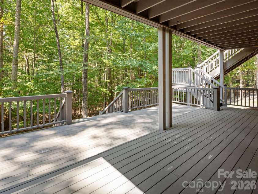 108 Little Cherokee Ridge, Hendersonville, NC 28739.  MLS# CAR4423107, YatesRealty ID 52028. 