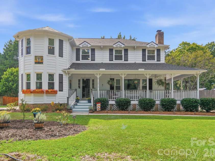 7812 Ridgeloch Place, Charlotte, NC 28226.  MLS# CAR4421336, YatesRealty ID 52029. 